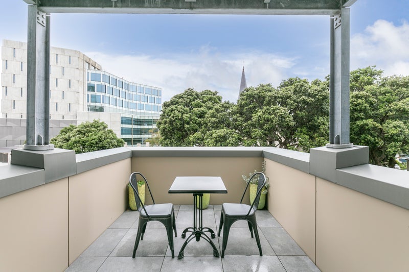 13/43 Mulgrave Street, Thorndon, Wellington - Carousel 1