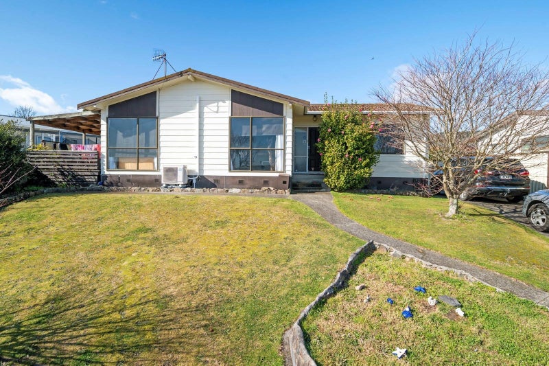 17 Owhatiura Drive, Lynmore, Rotorua - Carousel 1