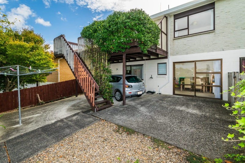 2/186 Stapleford Crescent, Browns Bay, Auckland - Carousel 2