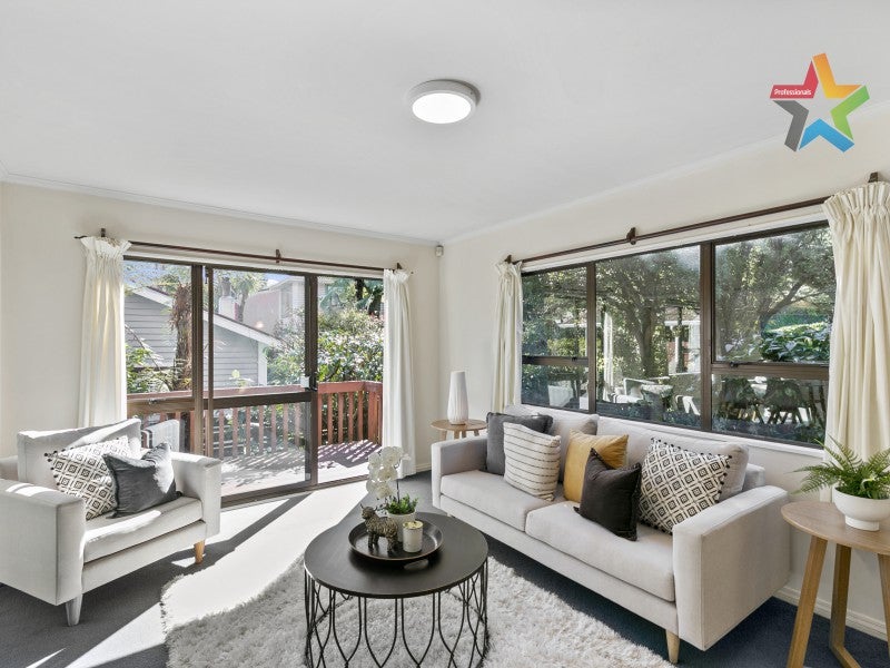 2A Eagle Street, Karori, Wellington - Carousel 2