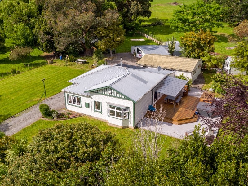 458 State Highway 53, Featherston - Carousel 1