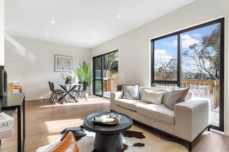 147 Carlisle Road, Northcross, Auckland - Carousel 1