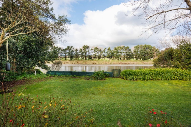 134 Buick Crescent, Awapuni, Palmerston North - Carousel 2
