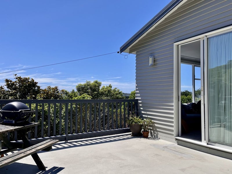 32 Hollies Crescent, Johnsonville, Wellington - Carousel 2