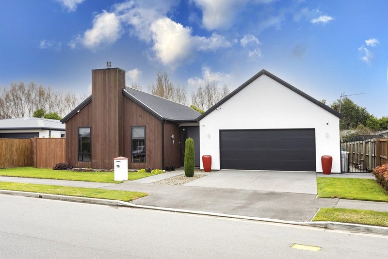 25 Davaar Crescent, Broomfield, Christchurch - Carousel 1