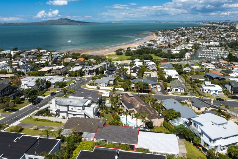 2/64 Seaview Road, Castor Bay, Auckland - Carousel 2