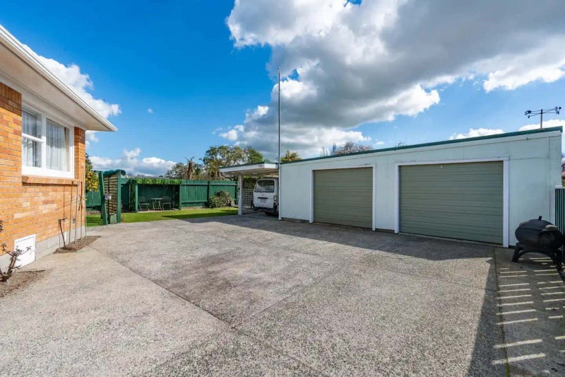 49 Garden Heights Avenue, Glenview, Hamilton - Carousel 13