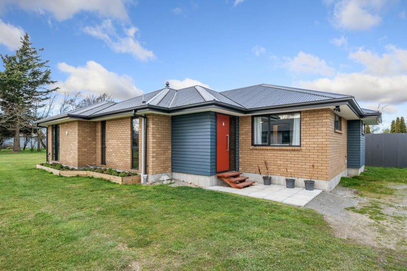 6 High Street, Waddington, Waddington - Carousel 1