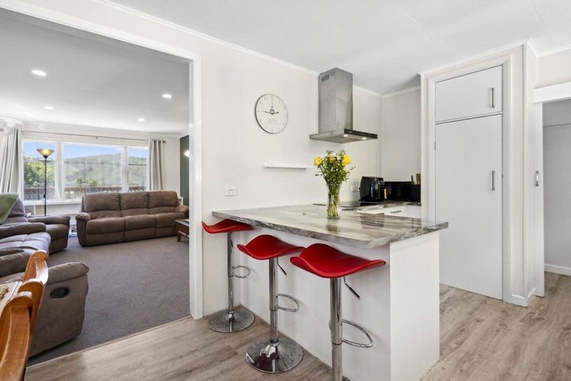 59 Lees Grove, Wainuiomata, Lower Hutt - Carousel 2