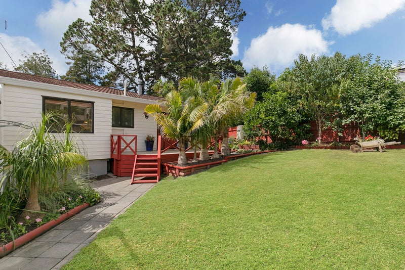 24 Randal Place, Bayview, Auckland - Carousel 2