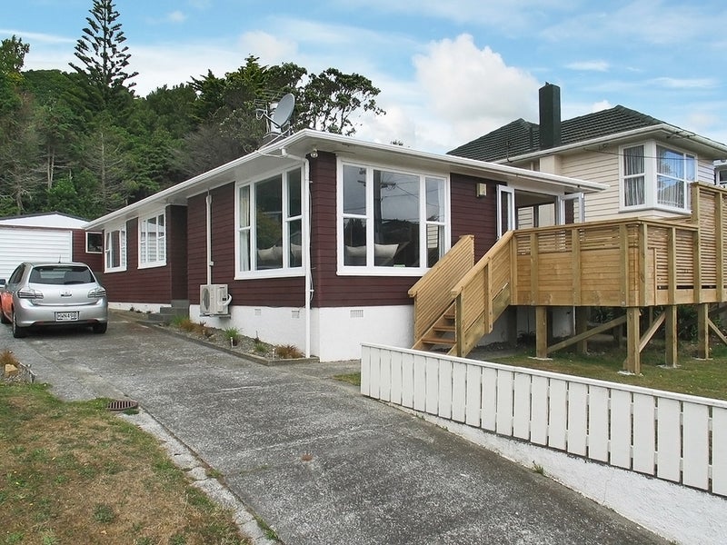 54 Kenmore Street, Newlands, Wellington - Carousel 1