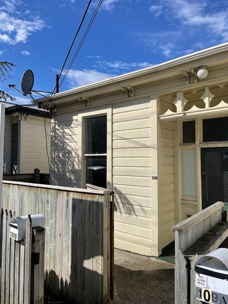 109 Tasman Street, Mount Cook, Wellington - Carousel 1