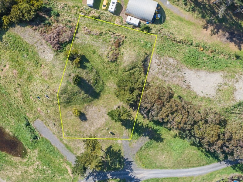 24 FOREST Road, Waitarere Beach, Levin - Carousel 1