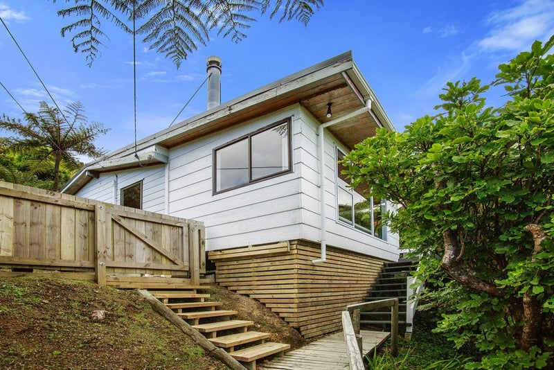 38 Akatea Road, Korokoro, Lower Hutt - Carousel 1