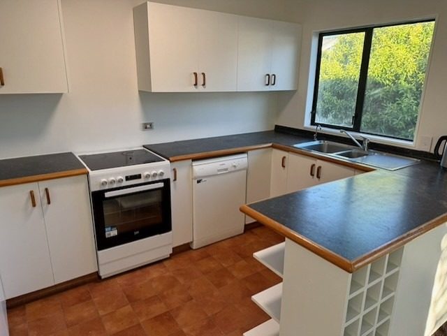 1/37 Compton Crescent, Taita, Lower Hutt - Carousel 9