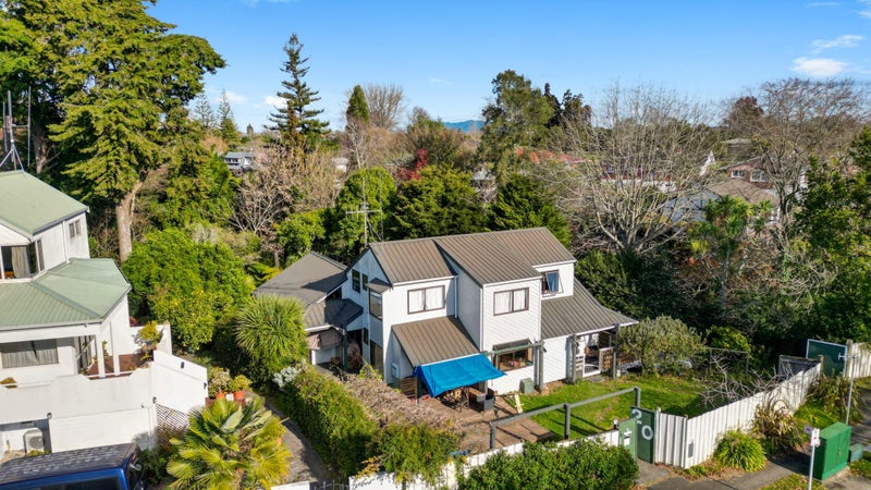 20 Chedworth Avenue, Chedworth, Hamilton - Carousel 1