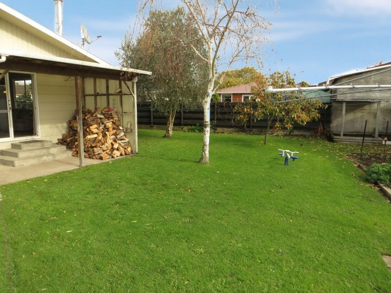2 Christian Place, Awapuni, Palmerston North - Carousel 2
