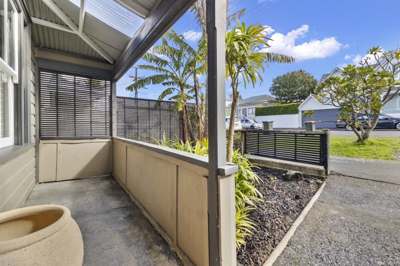 26 Murdoch Road, Grey Lynn, Auckland - Carousel 13