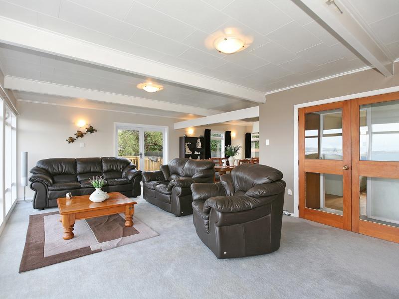 257 Dowse Drive, Maungaraki, Lower Hutt - Carousel 2