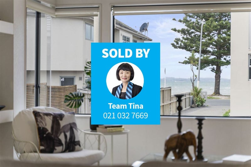 22 The Esplanade, Eastern Beach, Auckland - Carousel 1