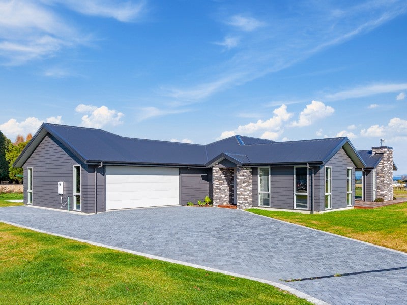 10 Lancewood Way, Kinloch, Taupo - Carousel 2