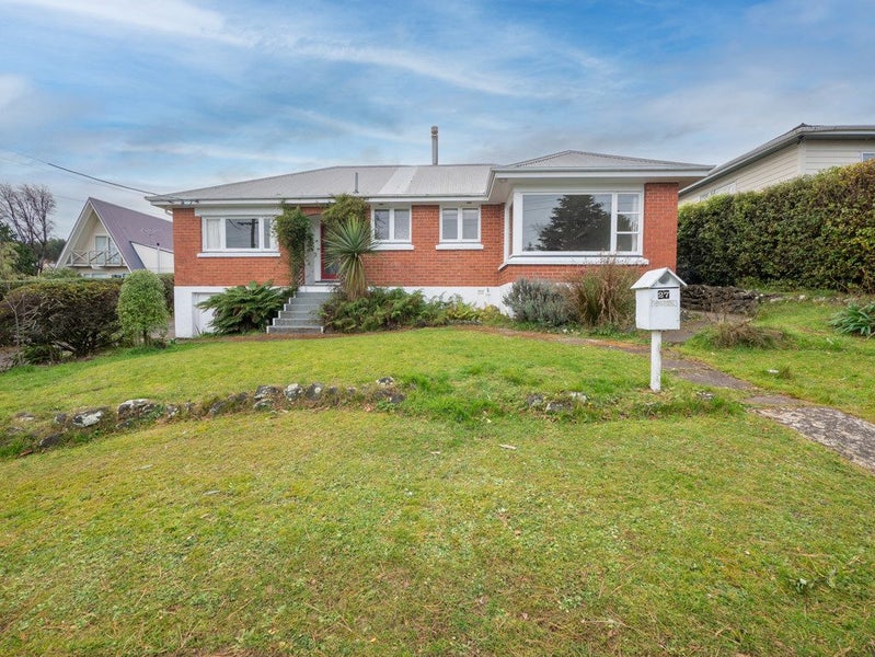 27 Edward Street, Abbotsford, Dunedin - Carousel 1