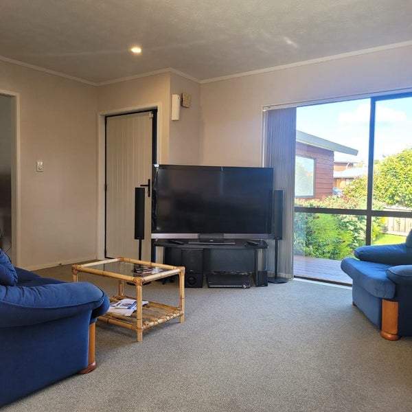 27 Septimus Place, Henderson, Auckland - Carousel 2