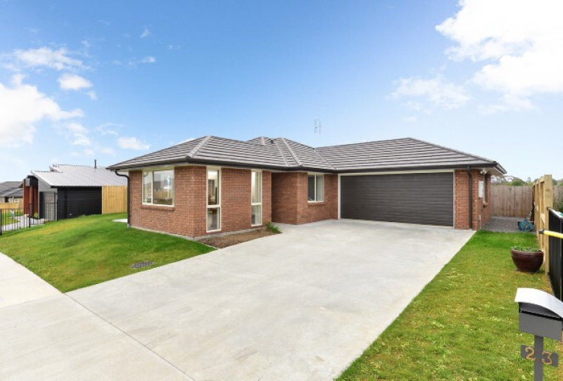 23 Bostonkip Crescent, Fitzroy, Hamilton - Carousel 1