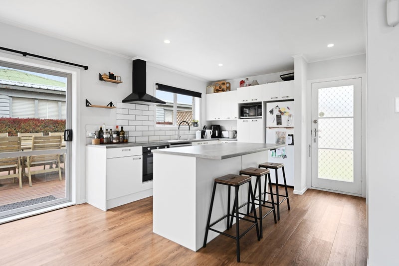 47B Irvine Street, Frankton, Hamilton - Carousel 1