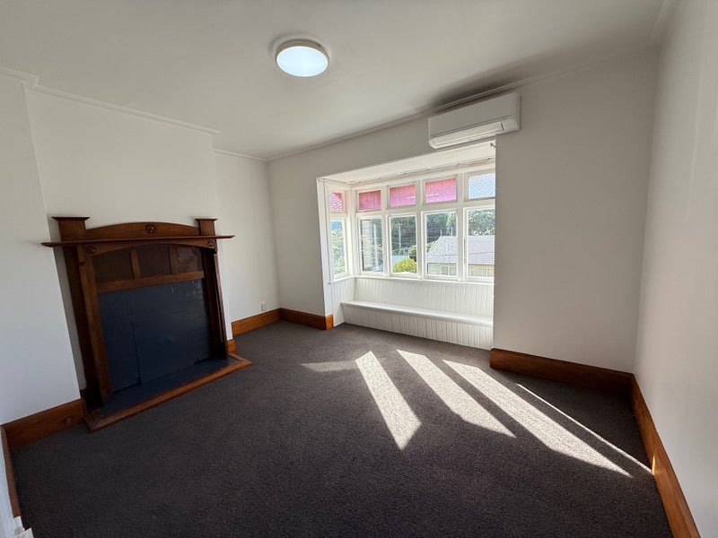 4 Hinau Road, Hataitai, Wellington - Carousel 1