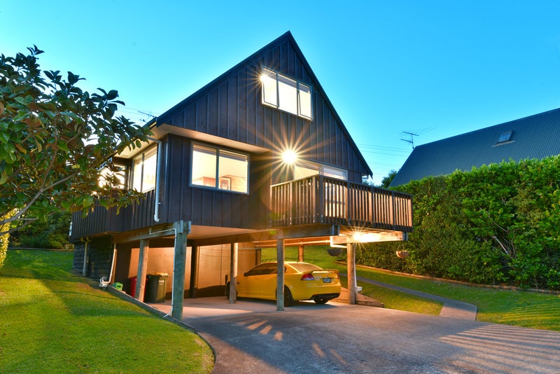 4 Greenview Lane, Red Beach, Whangaparāoa - Carousel 2