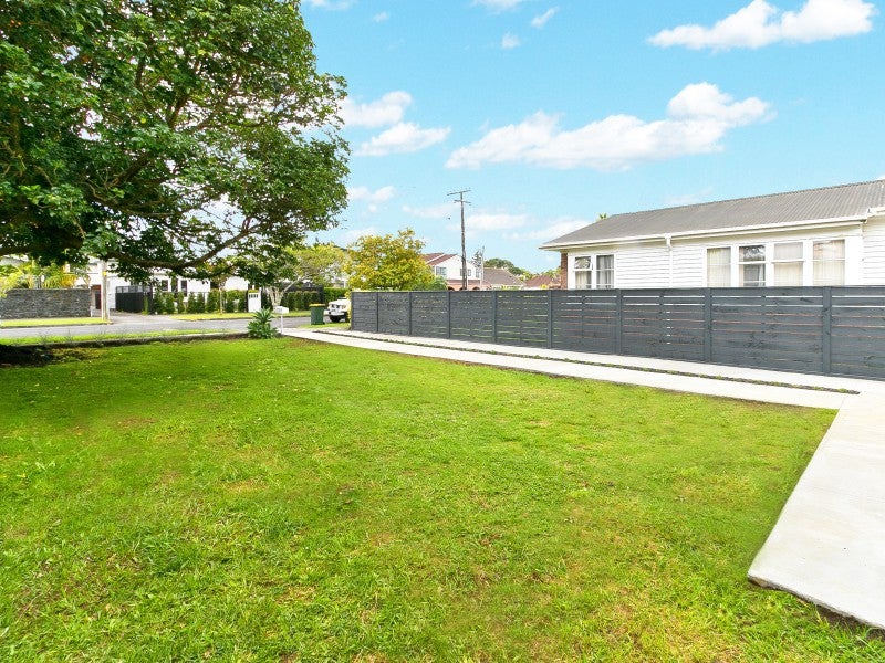 1577 Great North Road, Waterview, Auckland - Carousel 20