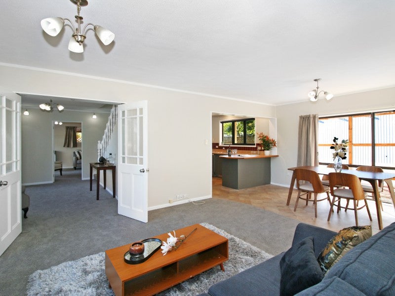 7 Ainslee Street, Highlands Park, New Plymouth - Carousel 2