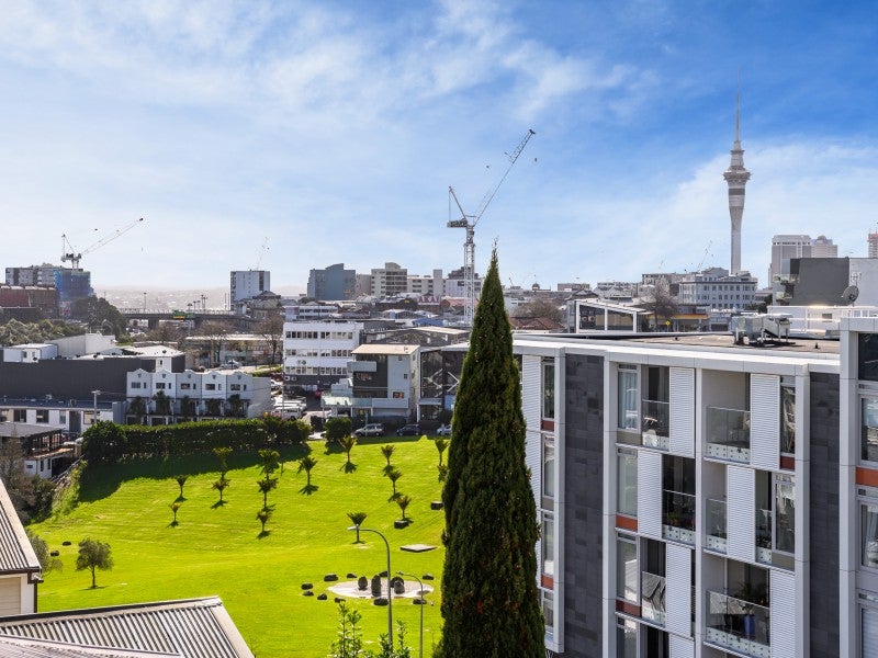 3A/4 Rendall Place, Eden Terrace, Auckland - Carousel 2