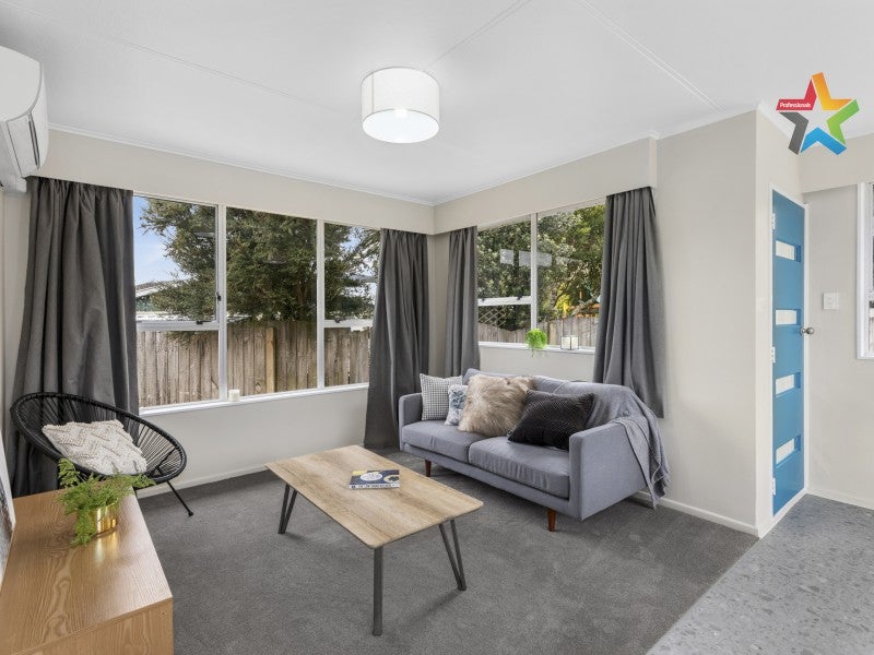 2/15 Pencarrow Crescent, Wainuiomata, Lower Hutt - Carousel 2