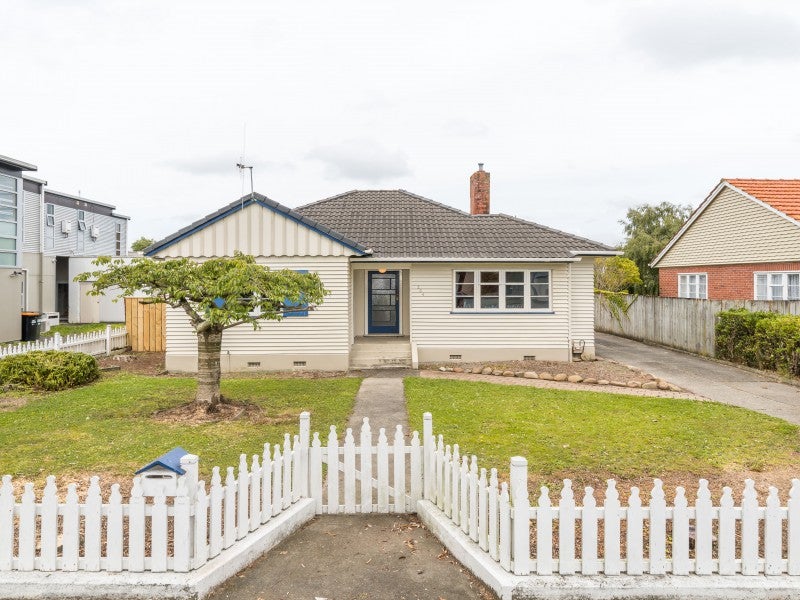 234 College Street, West End, Palmerston North - Carousel 1