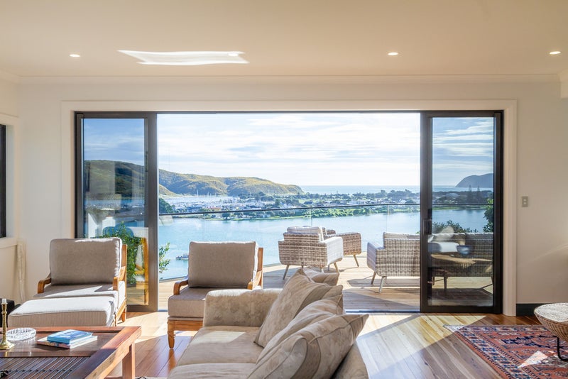 55 Bayview Road, Paremata, Porirua - Carousel 1