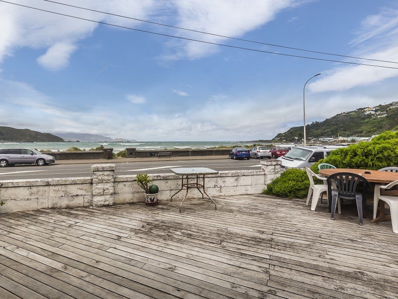 128 Lyall Parade, Lyall Bay, Wellington - Carousel 2
