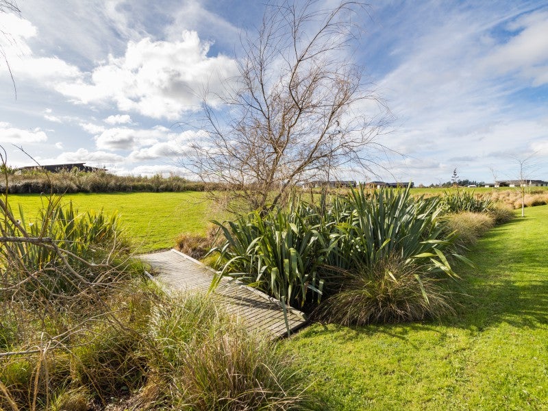 64 Hartwell Drive, Kelvin Grove, Palmerston North - Carousel 26