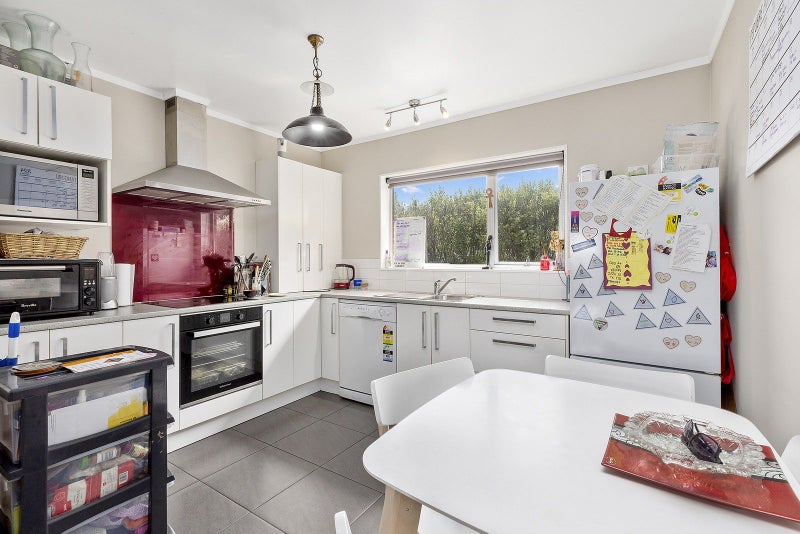 22A Darlington Road, Miramar, Wellington - Carousel 2