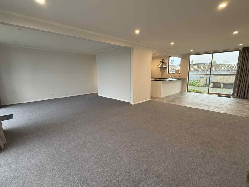 27 Skerrett Crescent, Tamatea, Napier - Carousel 2