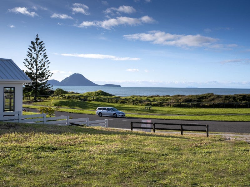 18 Pacific Parade, Coastlands, Whakatane - Carousel 1