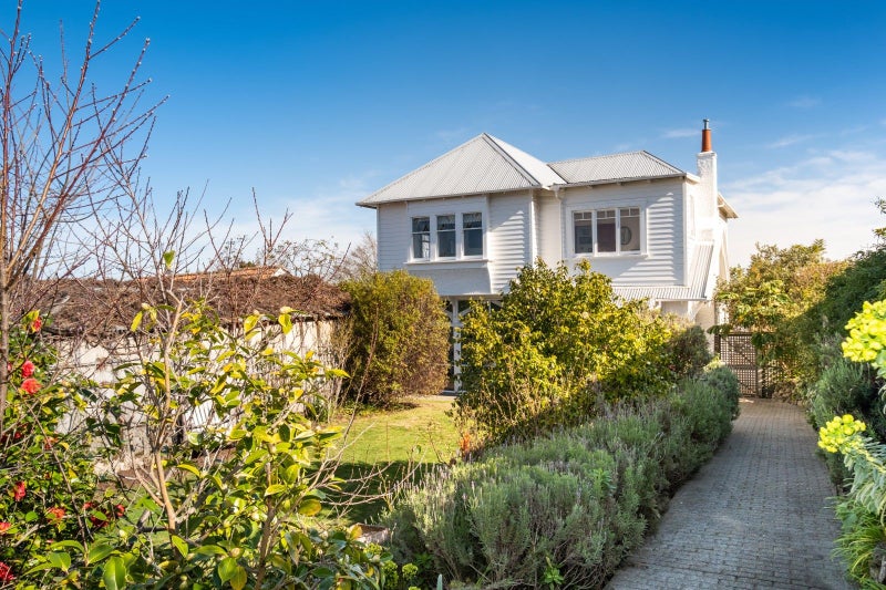 5 Cobden Lane, Bluff Hill, Napier - Carousel 1