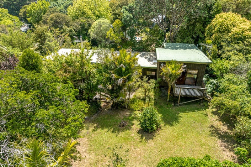 15 Goodwin Avenue, Oneroa, Waiheke Island - Carousel 1