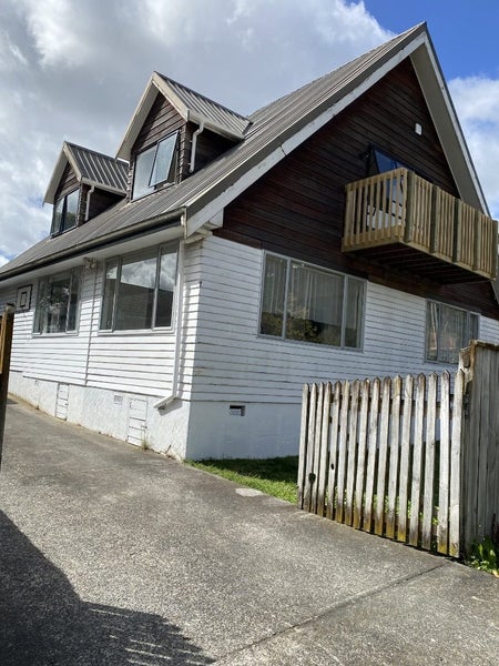 21 Mangaroa Hill Road, Maoribank, Upper Hutt - Carousel 1