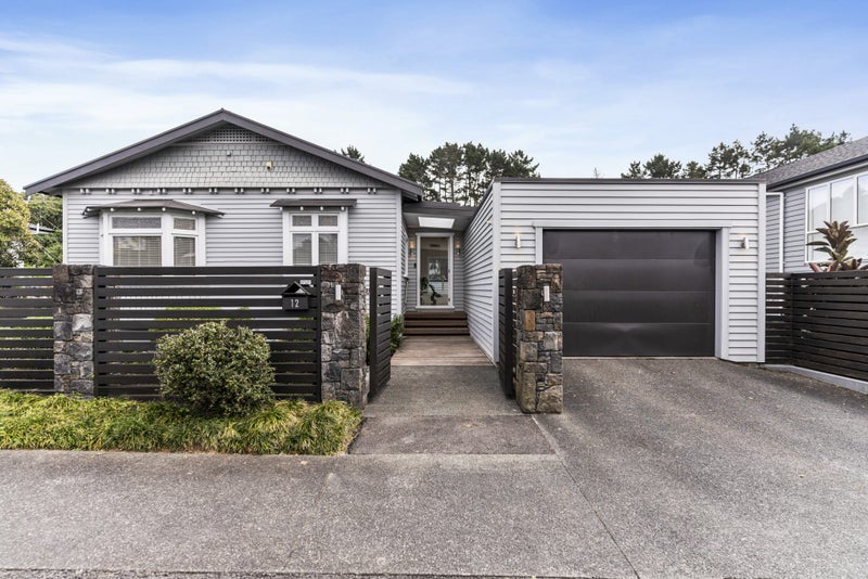 12 Norgrove Avenue, Mount Albert, Auckland - Carousel 1