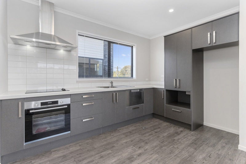1/88 Carrington Avenue, Silverdale, Hamilton - Carousel 2