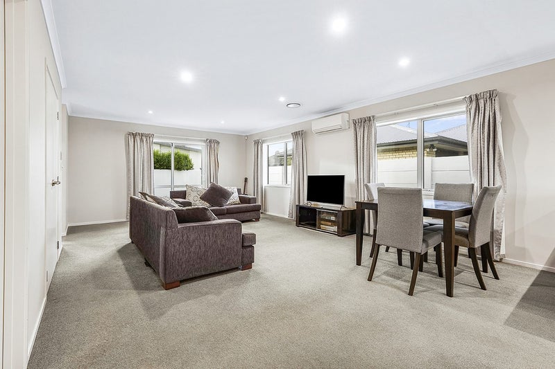 25 Landmark Court, Huntington, Hamilton - Carousel 2
