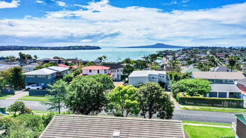 4 Sorrel Crescent, Bucklands Beach, Auckland - Carousel 1