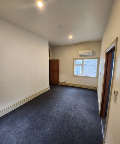 43 Patanga Crescent, Thorndon, Wellington - Carousel 2